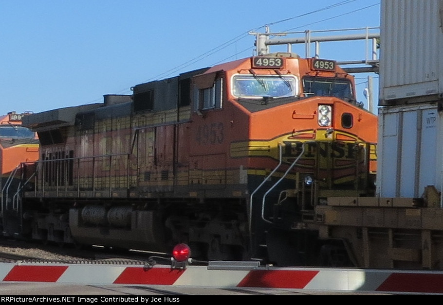 BNSF 4953